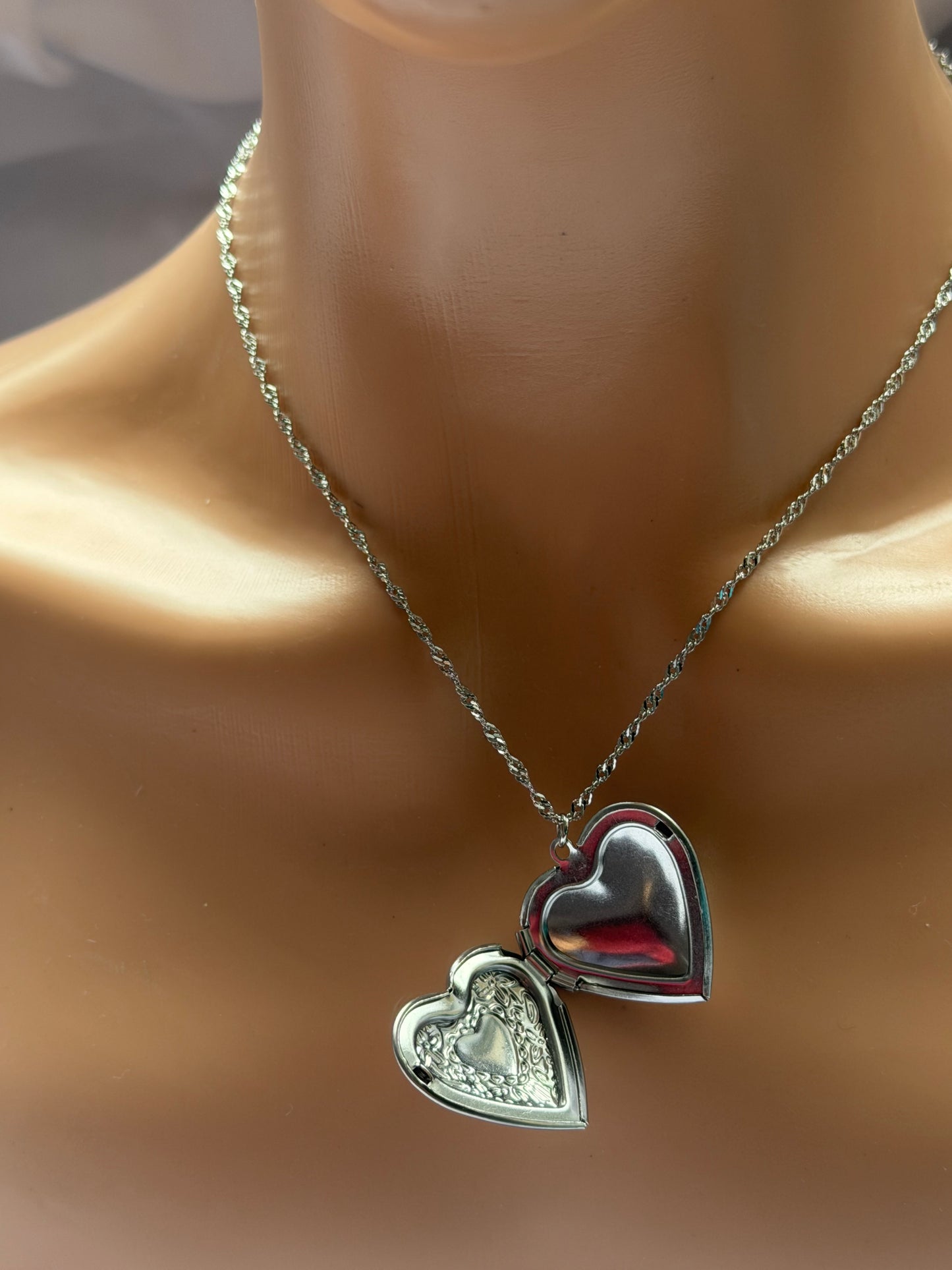 Love lockets