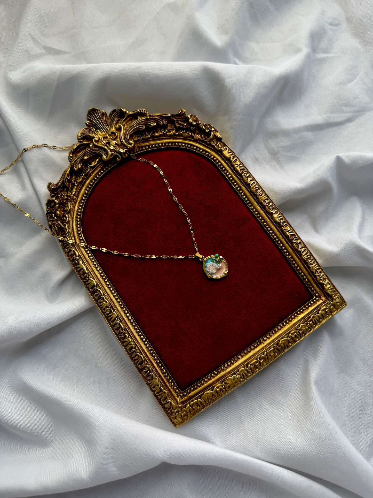 Vintage rose frame