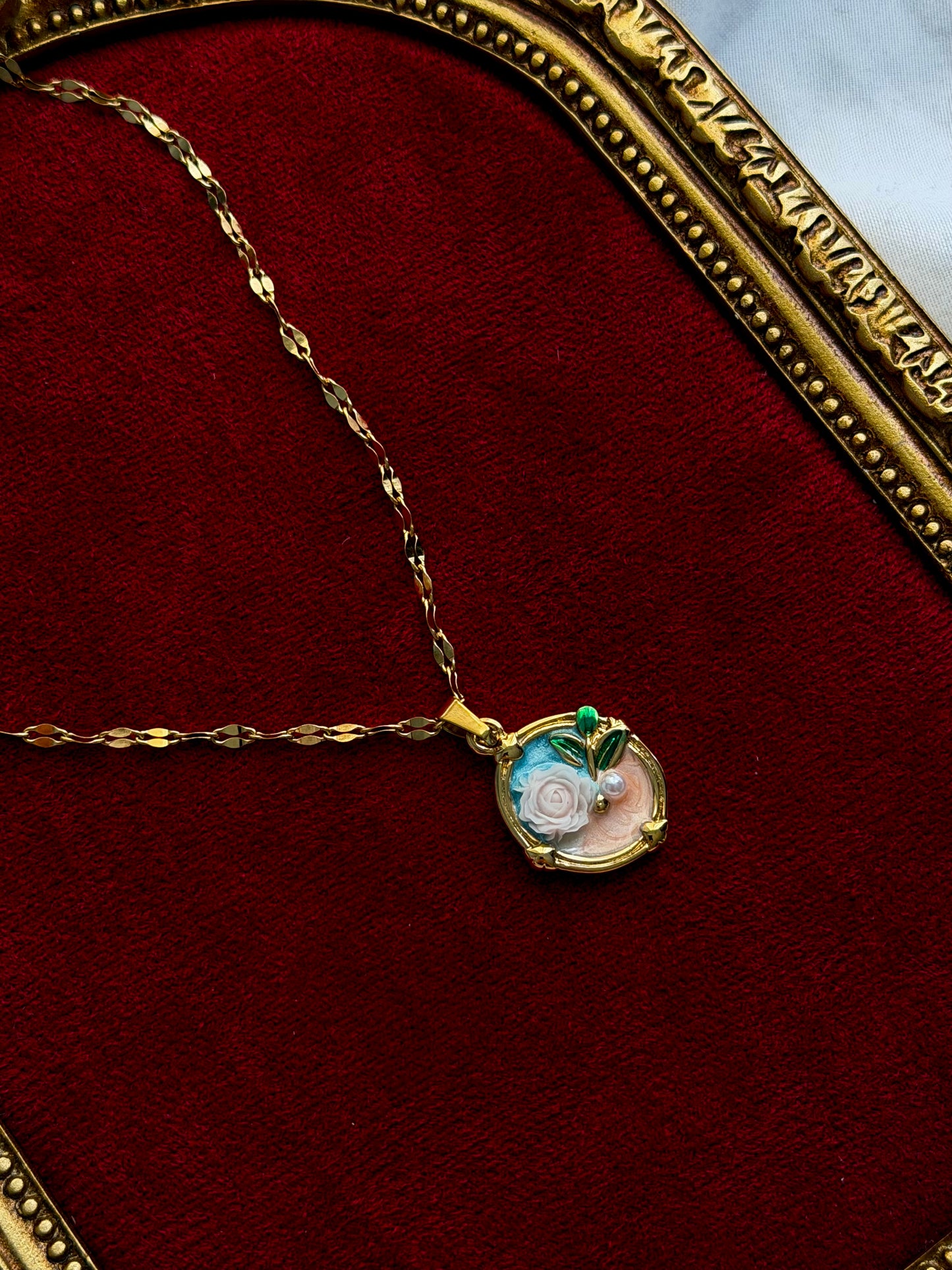 Vintage rose frame