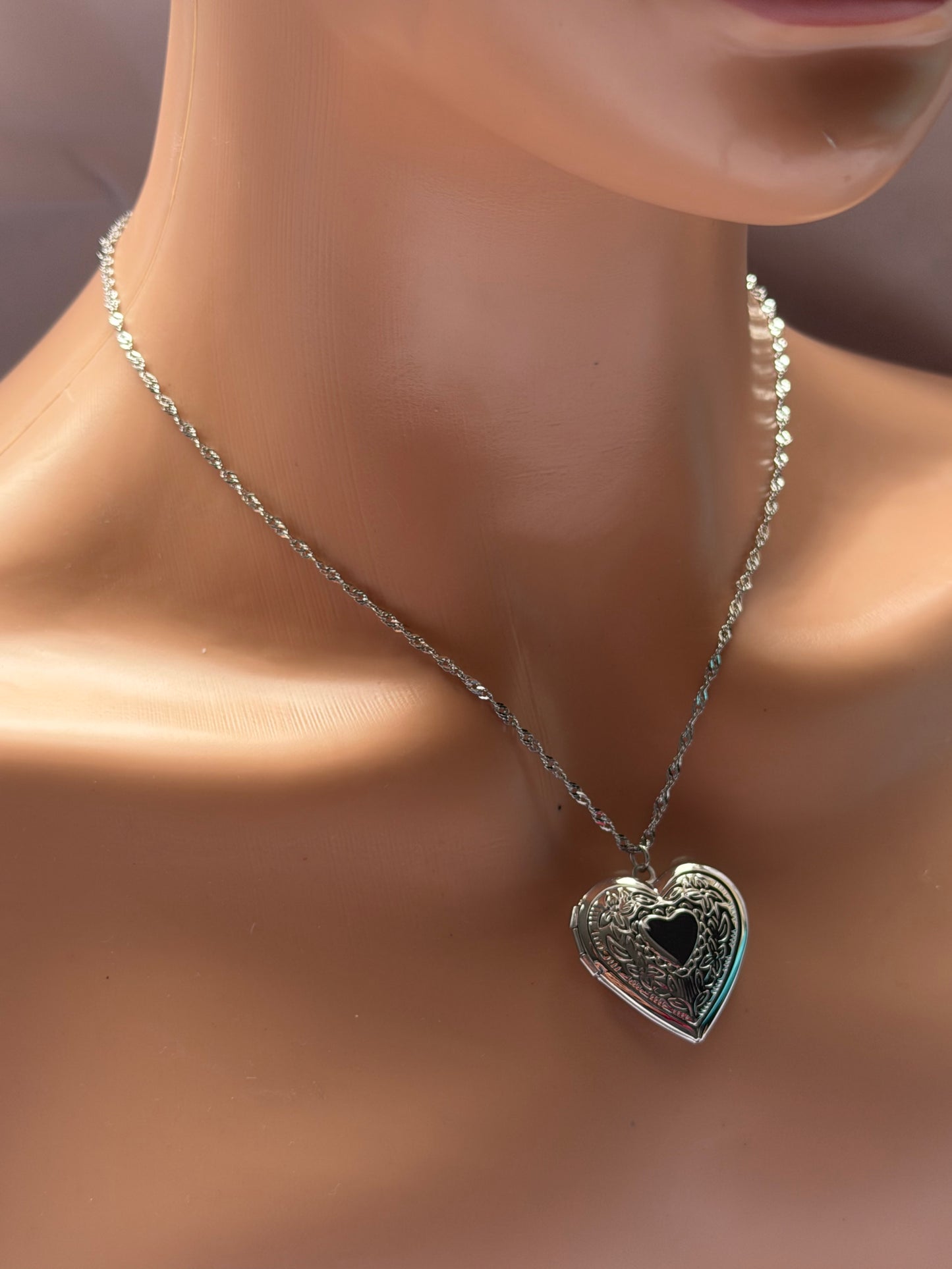 Love lockets