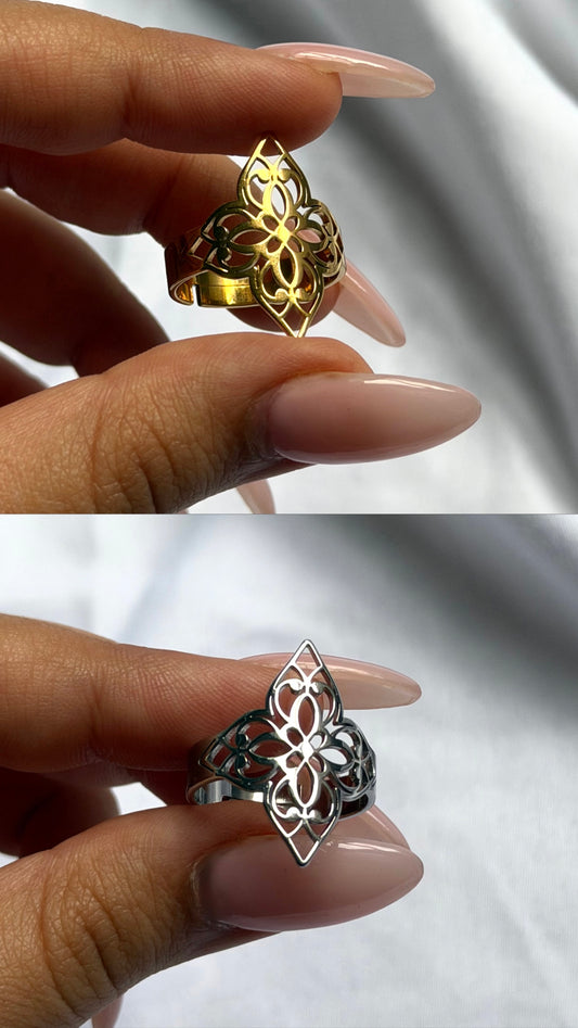 Whispering petals (adjustable ring)