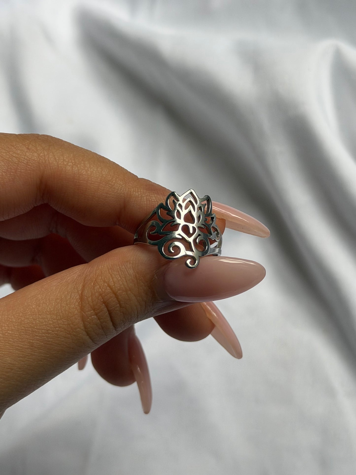 Adjustable lotus flower ring