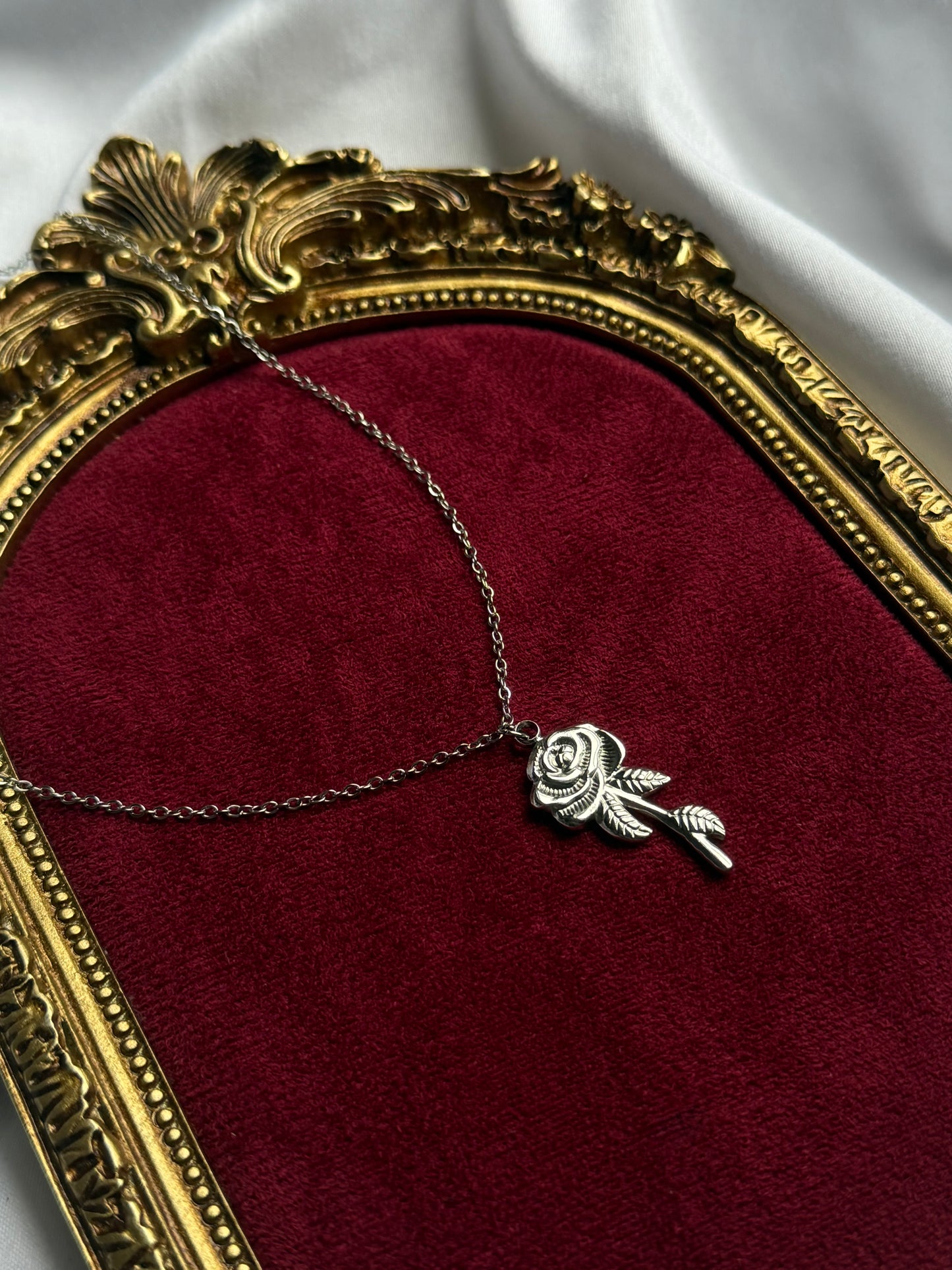 ‘My special rose’ silver necklace